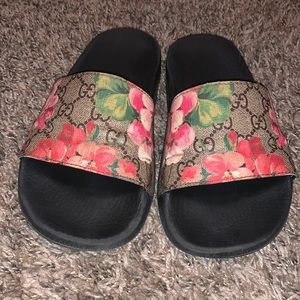 Used GUCCI slides. Size 36 (6). 100% Authentic.
